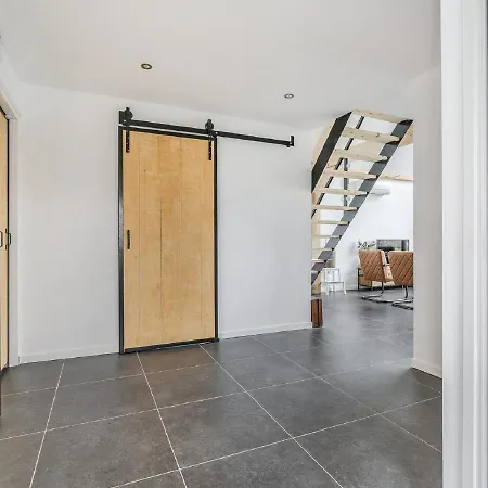 Σπίτι διακοπών Great House With Two Bathrooms, Near